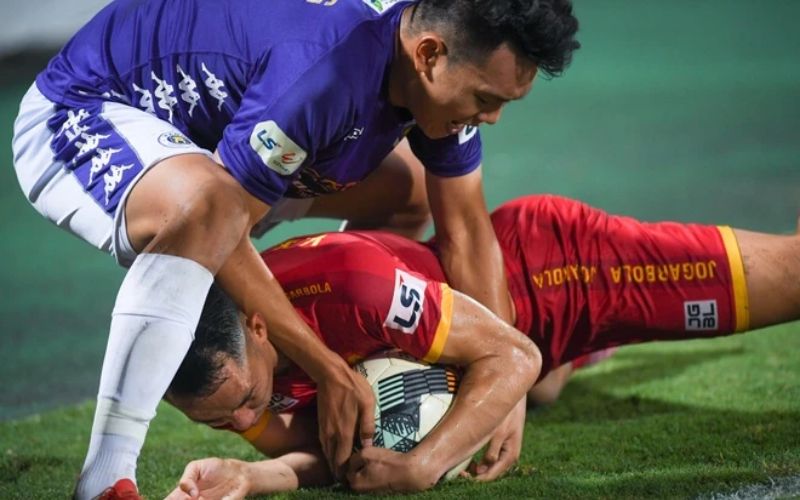 câu giờ bóng đá